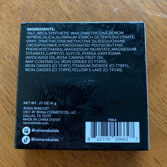 Reina Rebelde On Your Face Finishing Powder - Picture 2 of 2